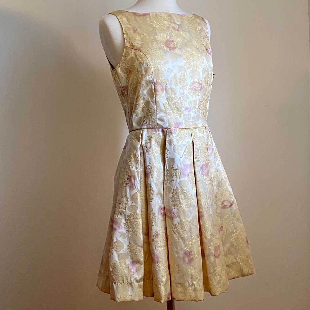 NWT BB Dakota Gold Brocade Floral Print Dress Mod